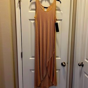 Sleeveless maxi dress, size medium